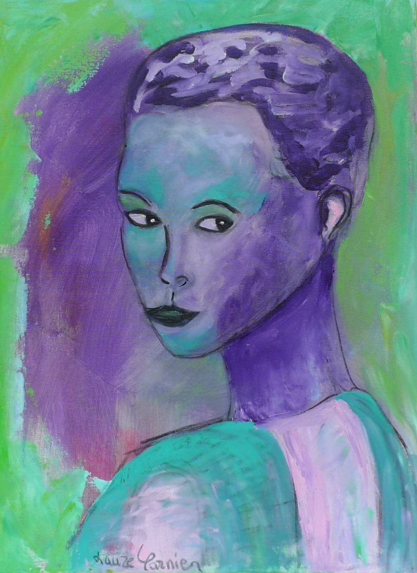 Femme en violet et vert